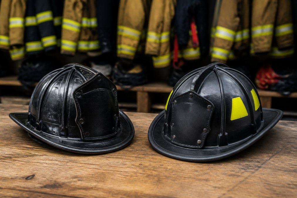 Leather vs Synthetic Fire Helmet Gear: 2026 Guide